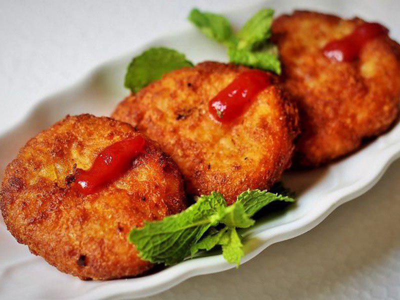 طرز تهیه کوکو سیب زمینی ترد و خوشمزه 1
