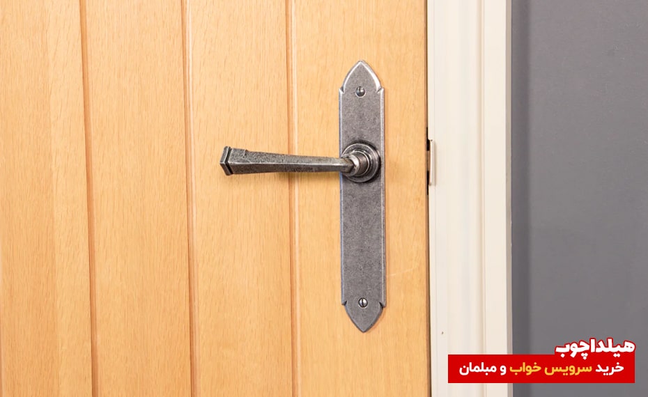 آموزش نصب دستگیره درب چوبی 3