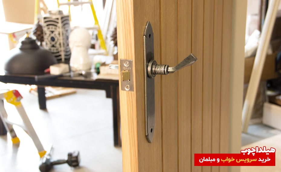 آموزش نصب دستگیره درب چوبی 4